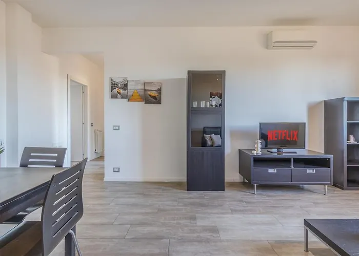 The Purple House Between And The Ferrari Museum 公寓 摩德纳