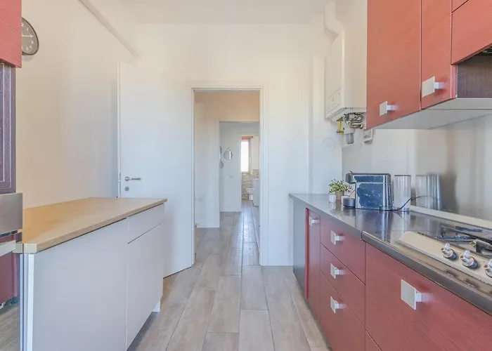 The Purple House Between And The Ferrari Museum 公寓